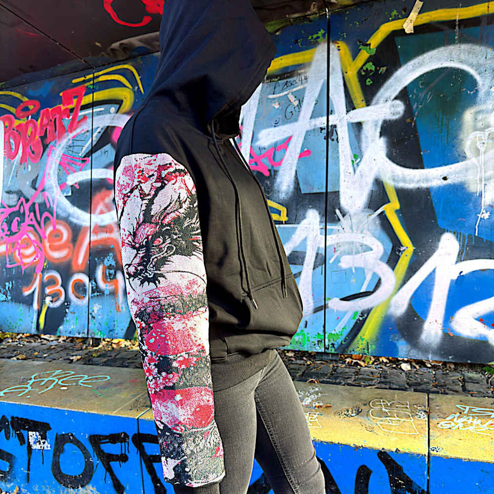 Blood Dragon Hoodie mit Kirschblüten